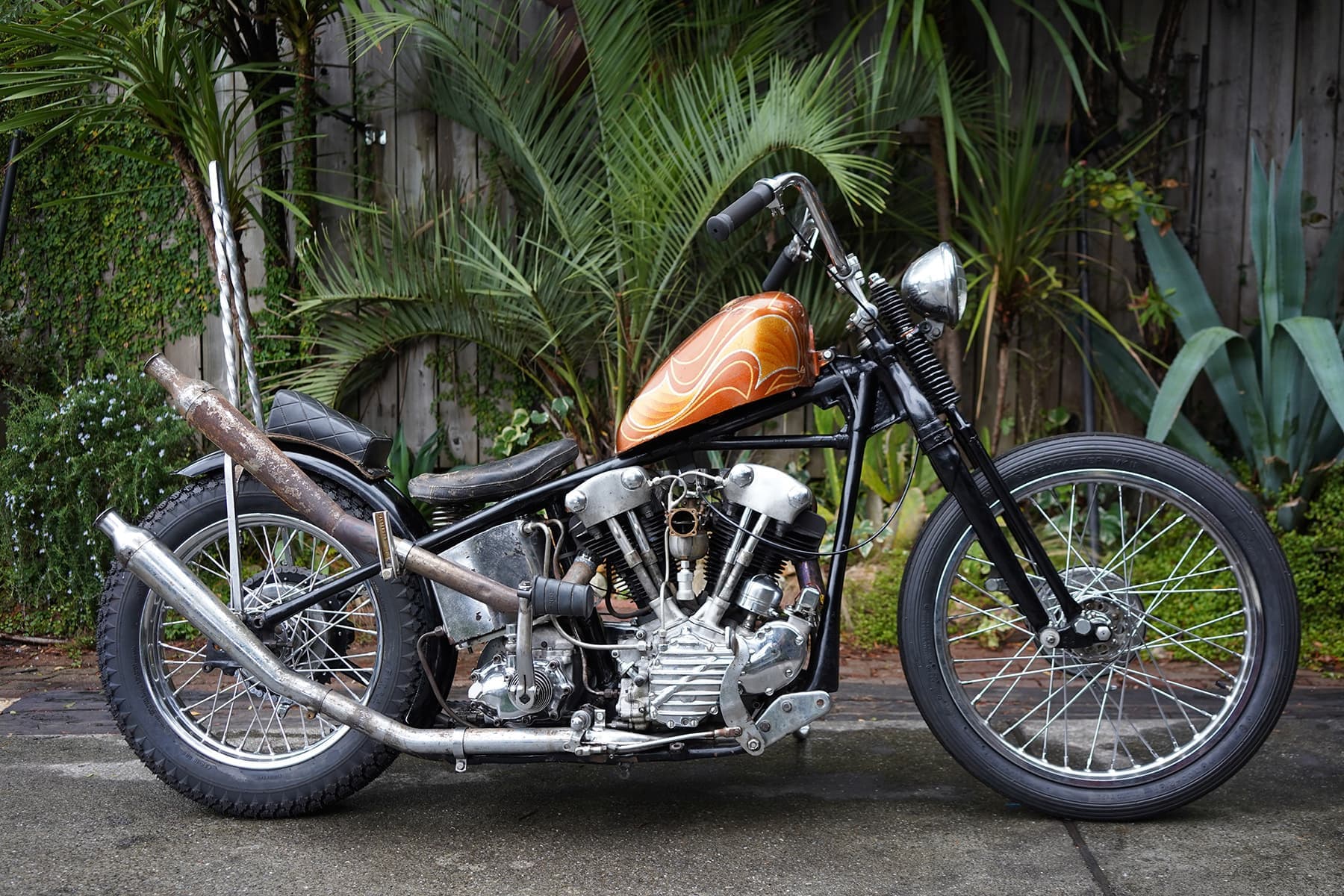 1947_knucklehead_2l_chopper.jpg